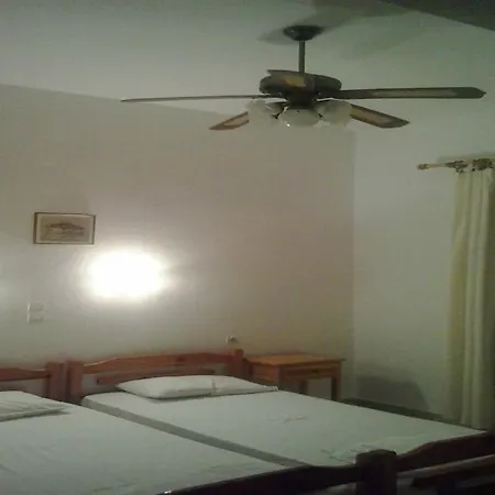 Apartment Karagiozos Studios & Skopelos Town