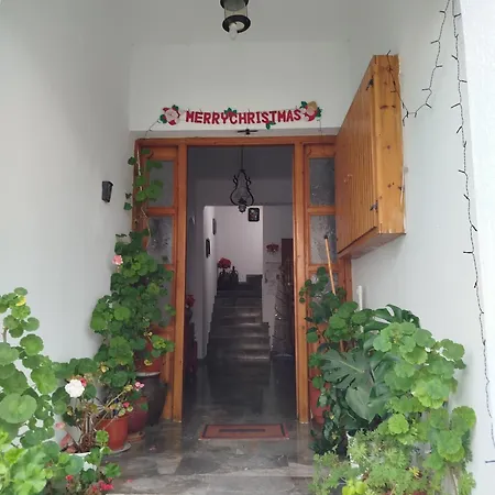 Karagiozos & * 斯科派洛斯