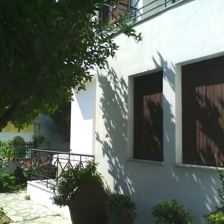 Apartment Karagiozos Studios &