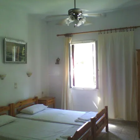 Karagiozos Studios & Apartment *