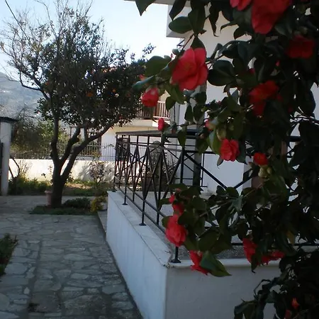 Apartment Karagiozos Studios & Skopelos Town