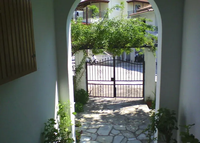 Karagiozos Studios & Apartment