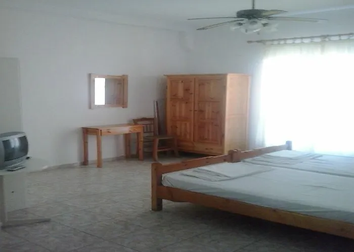 Karagiozos Studios & Apartment *