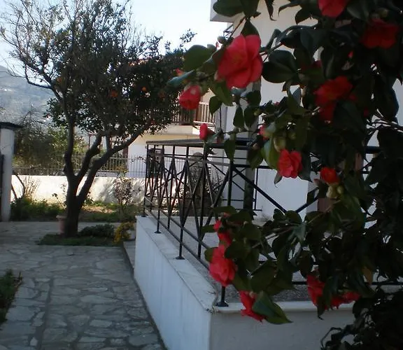 Apartment Karagiozos Studios & Skopelos Town